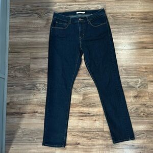 LEVI’S classic mid rise skinny jeans. The American staple for every closet